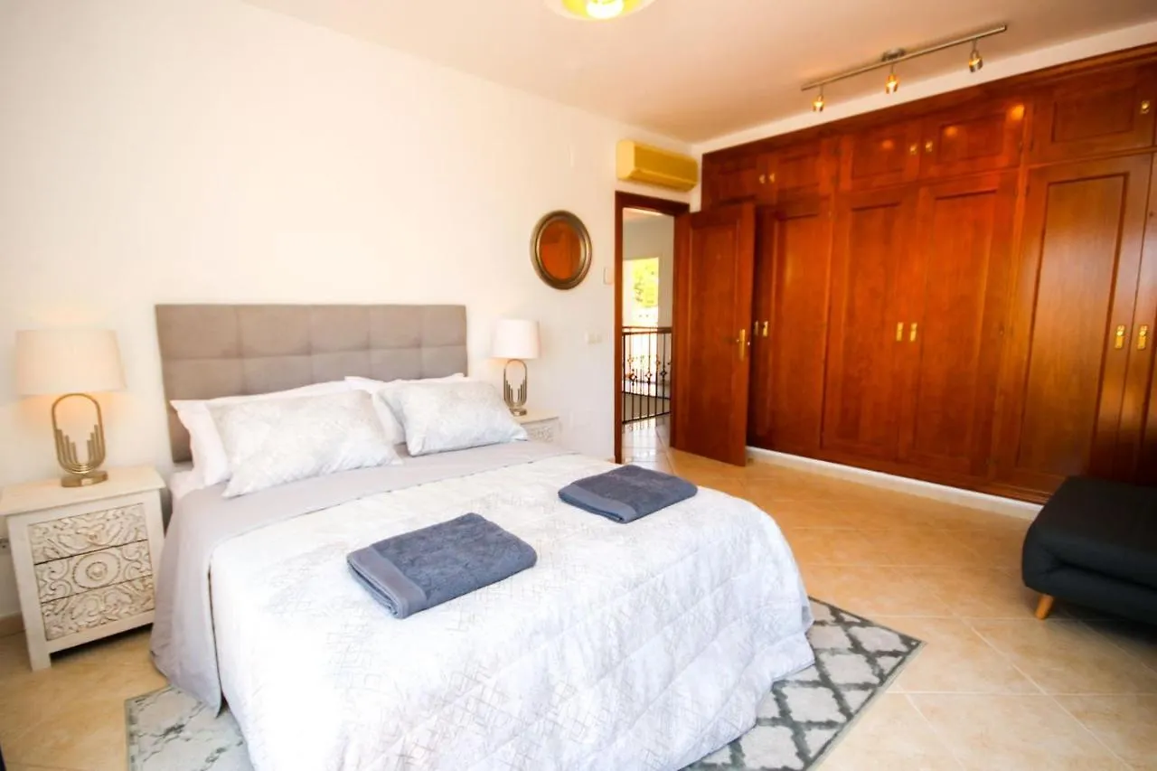4 Bedroom Villa Mijas Pueblo With Pool & Bbq Málaga